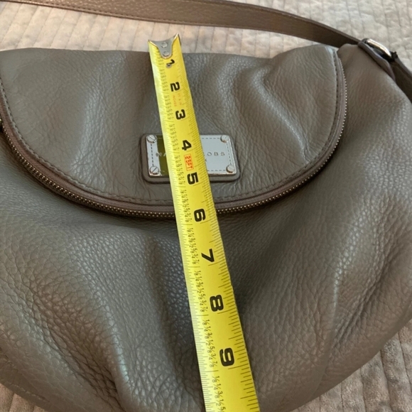 Marc Jacobs Gray Leather Crossbody Bag - Picture 8 of 9